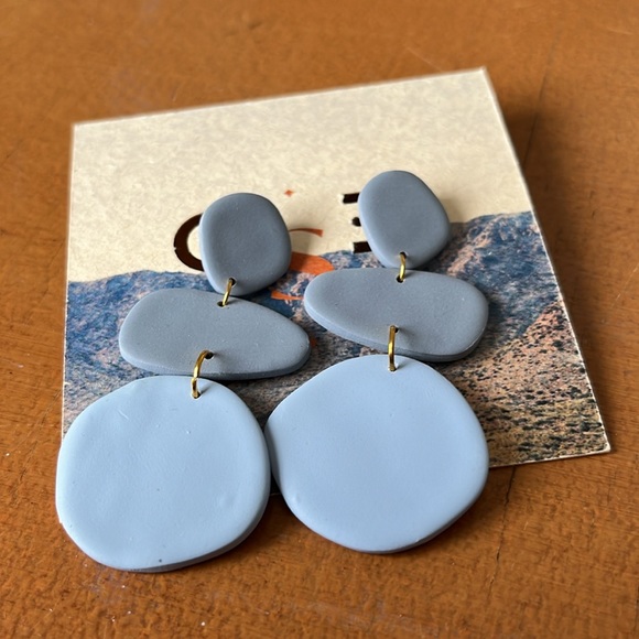 Blue polymer clay drop earrings - Picture 6 of 9